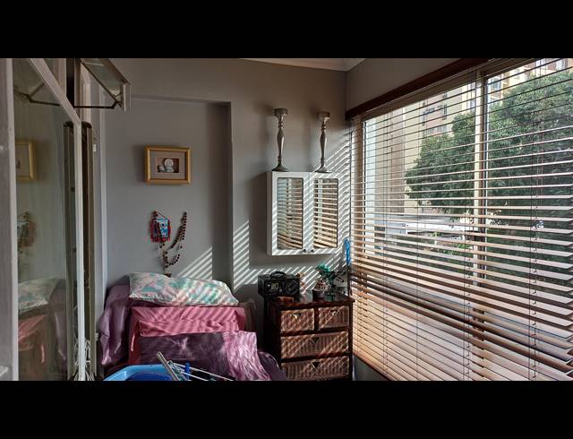 2.5 BEDROOM APARTMENT FOR SALE IN ESPLANADE